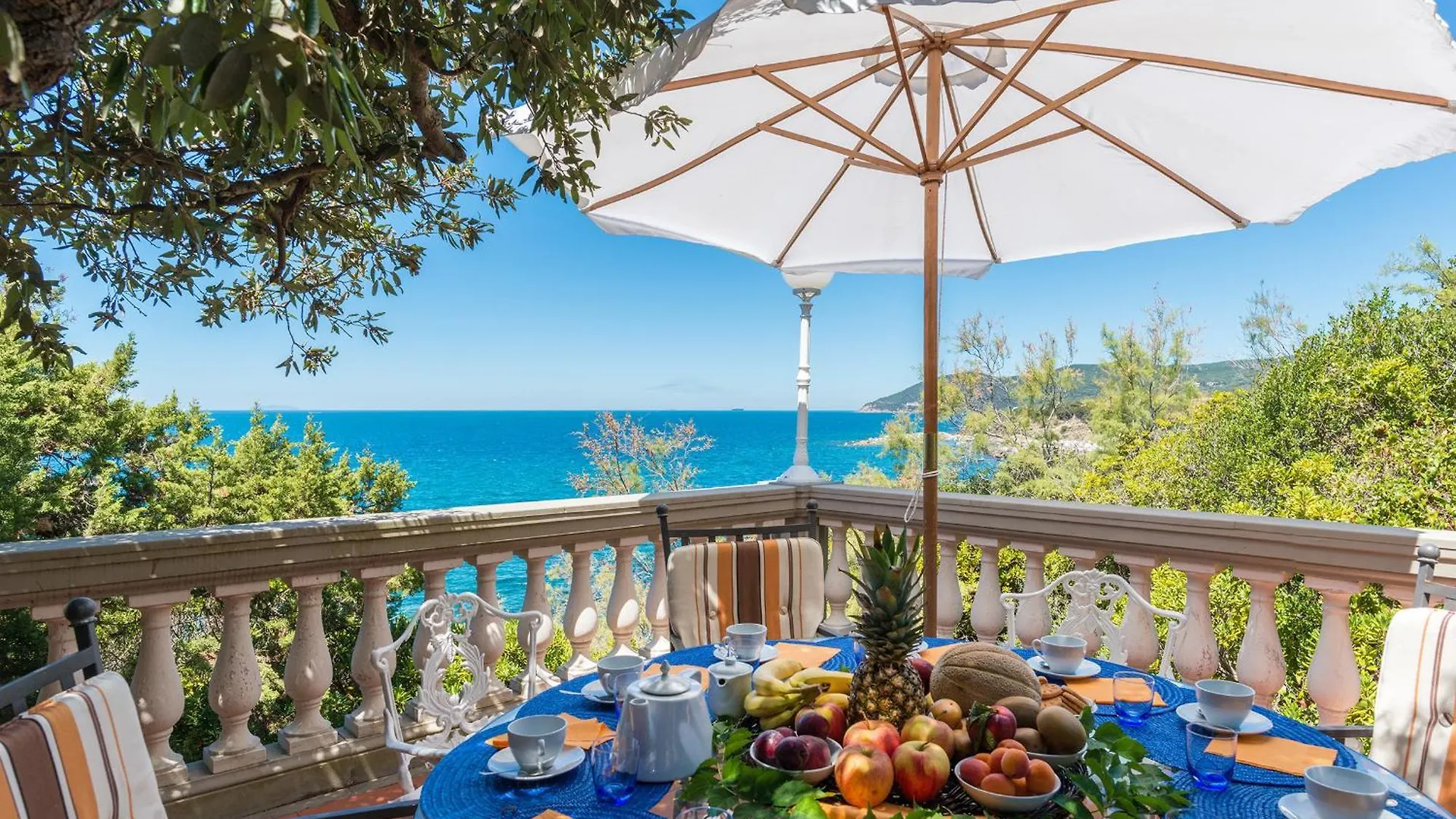 Villa Dell\'Angelo 10, Emma Villas location